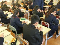 東かがわ市立本町小学校うまいもん出前講座の様子2