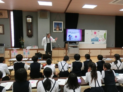 綾川町立陶小学校うまいもん出前講座の様子1