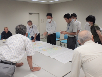 写真:地域計画の話し合いの様子