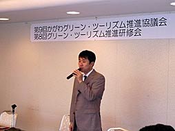 写真:研修会講師林勇一氏による講演