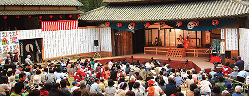 農村歌舞伎　舞台の写真
