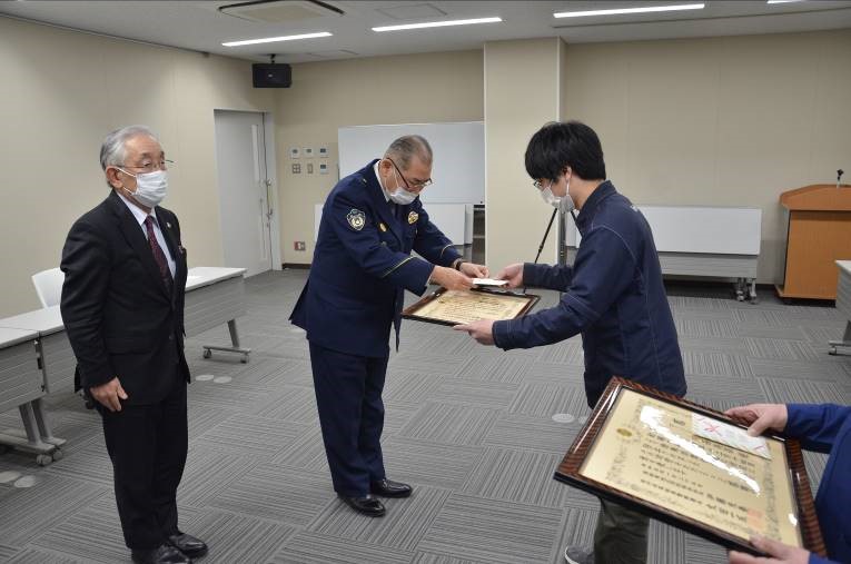 感謝状贈呈の写真2人目