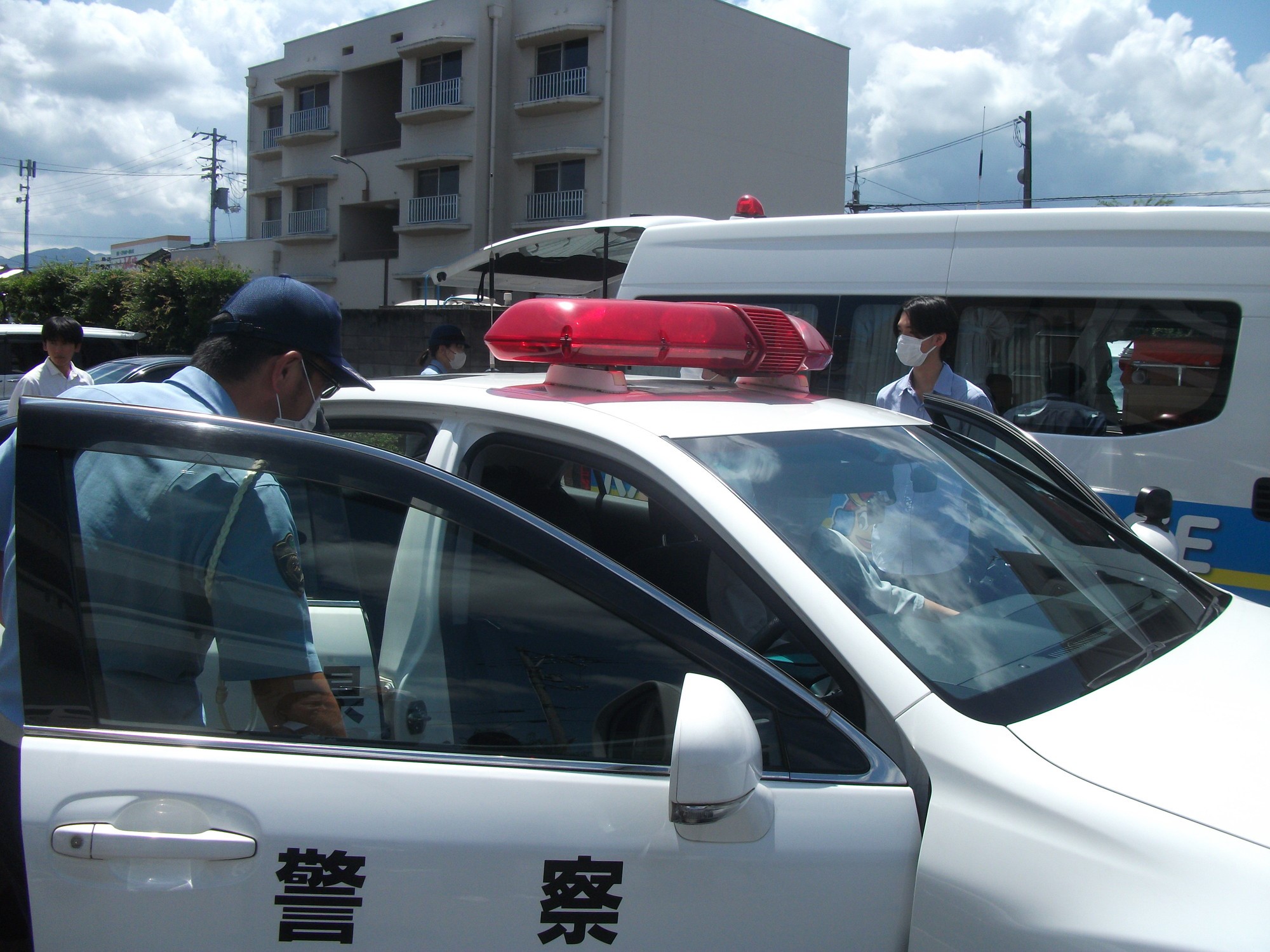 パトカー乗車体験の様子