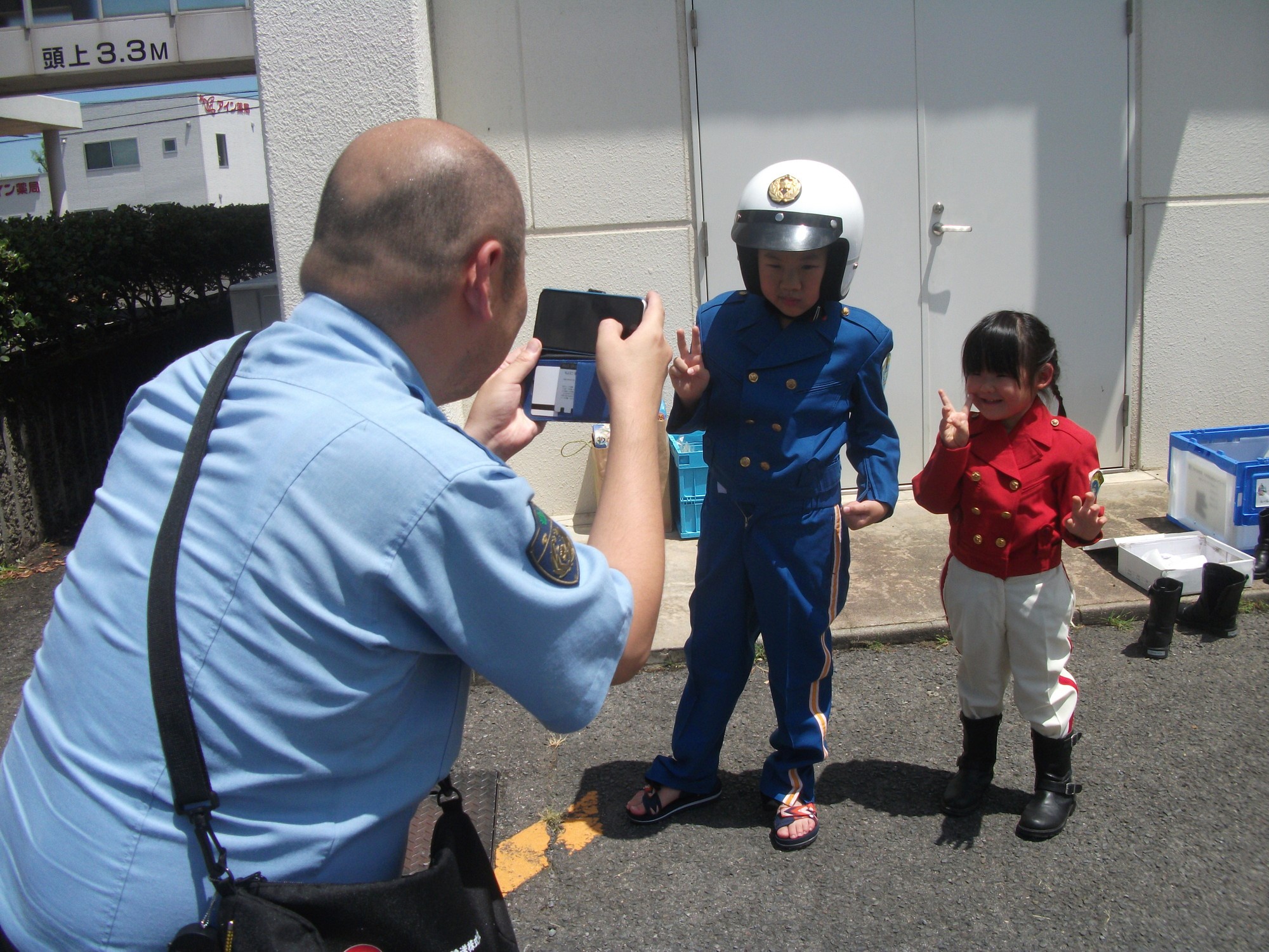 制服試着体験の様子