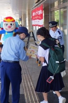 4機合同3