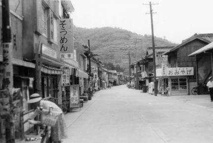 坂手地区の街並み