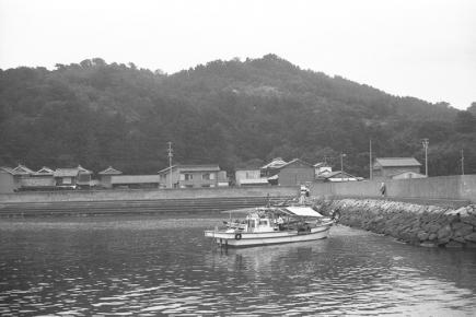 瀬居島の港