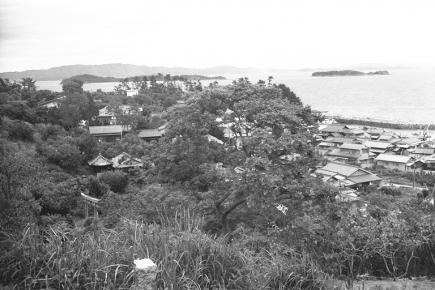 岩黒島の集落風景
