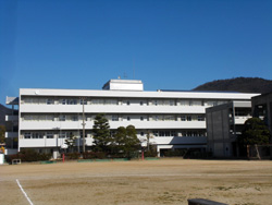 観音寺第一高等学校の写真1