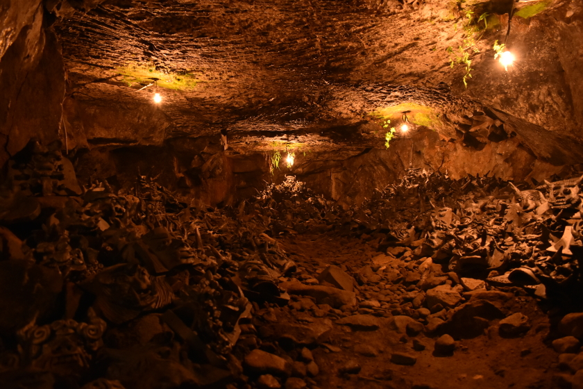女木島洞窟の様子