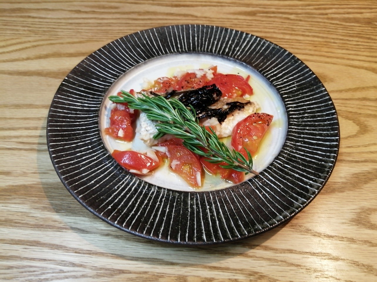 塩こんぶで簡単、鯛のトマト煮