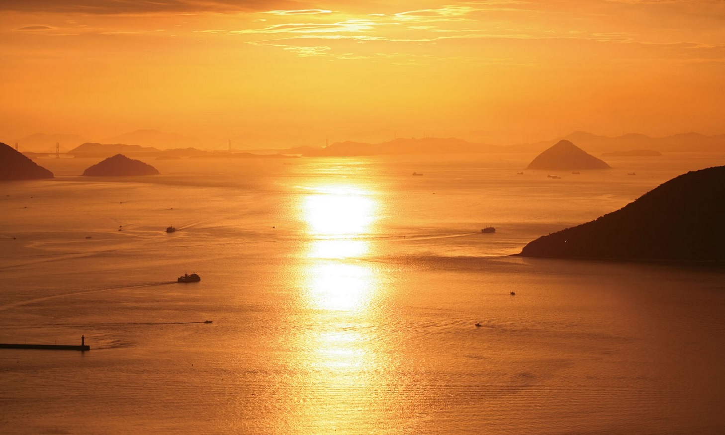 (イメージ画像)瀬戸内海の夕焼け