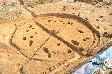 弥生時代の竪穴建物跡岡遠田遺跡