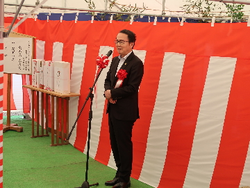あいさつする池田知事の様子