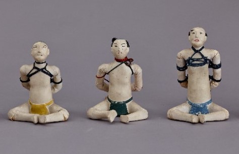 縛り人形（正面）