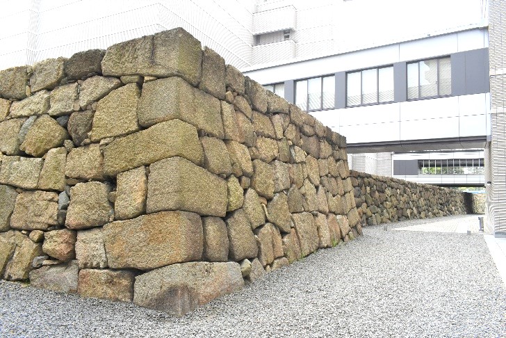 県民ホール内艮櫓跡櫓台