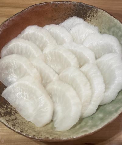 職員がレシピを参考につくった大根の糠漬け