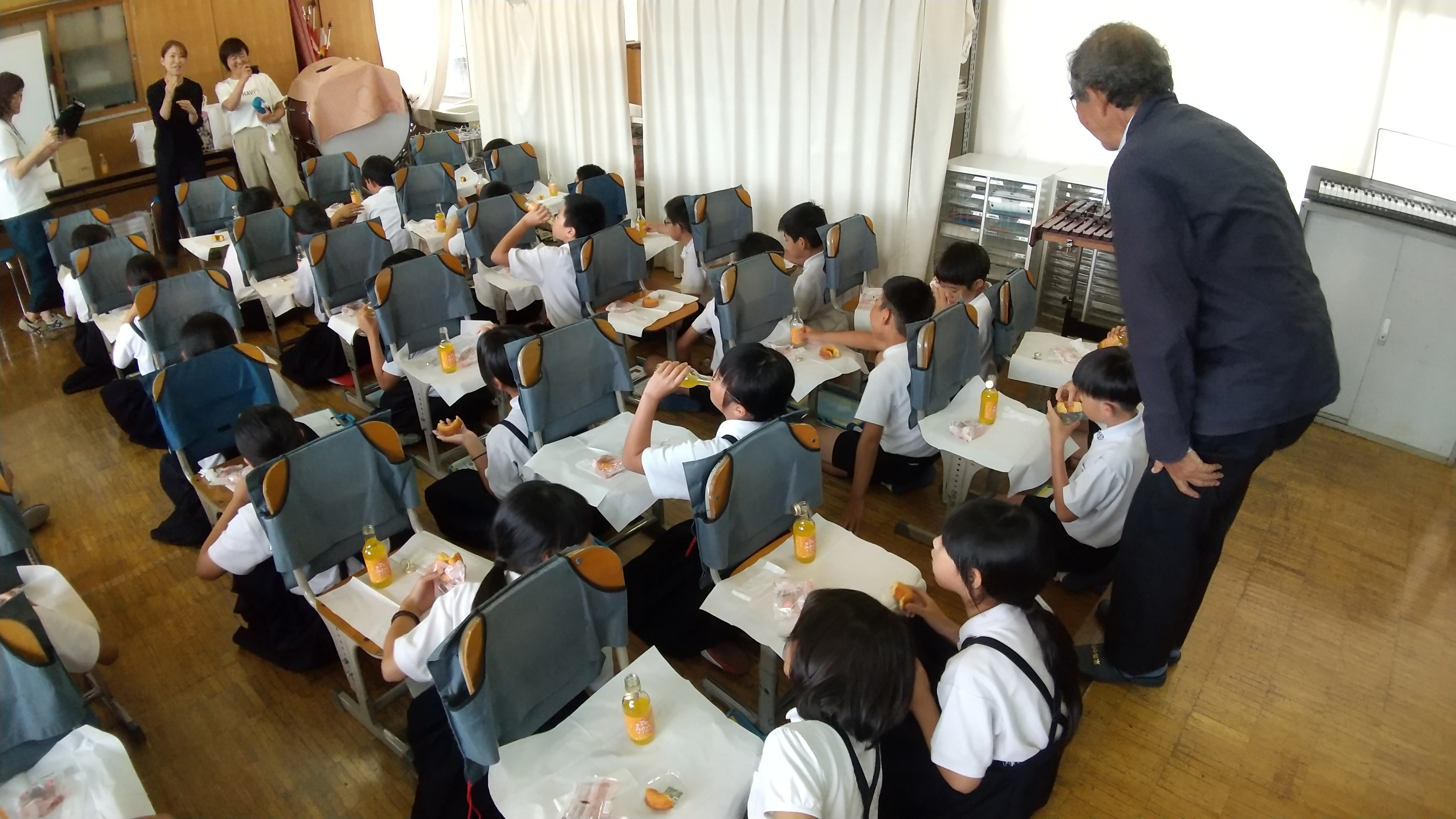 試食