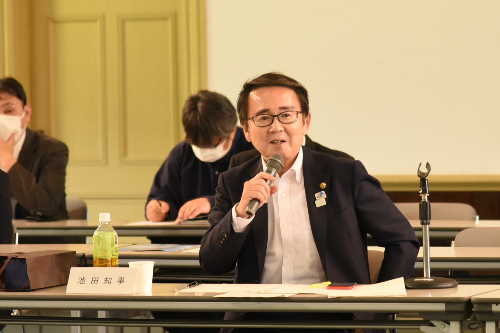 r7-0715知事1