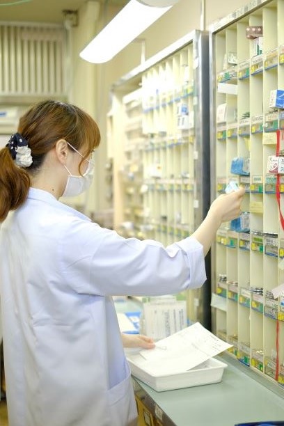 薬剤師の仕事中の写真