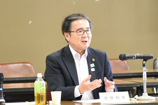 r7-8-20知事1