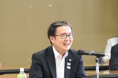 r7-8-20知事2