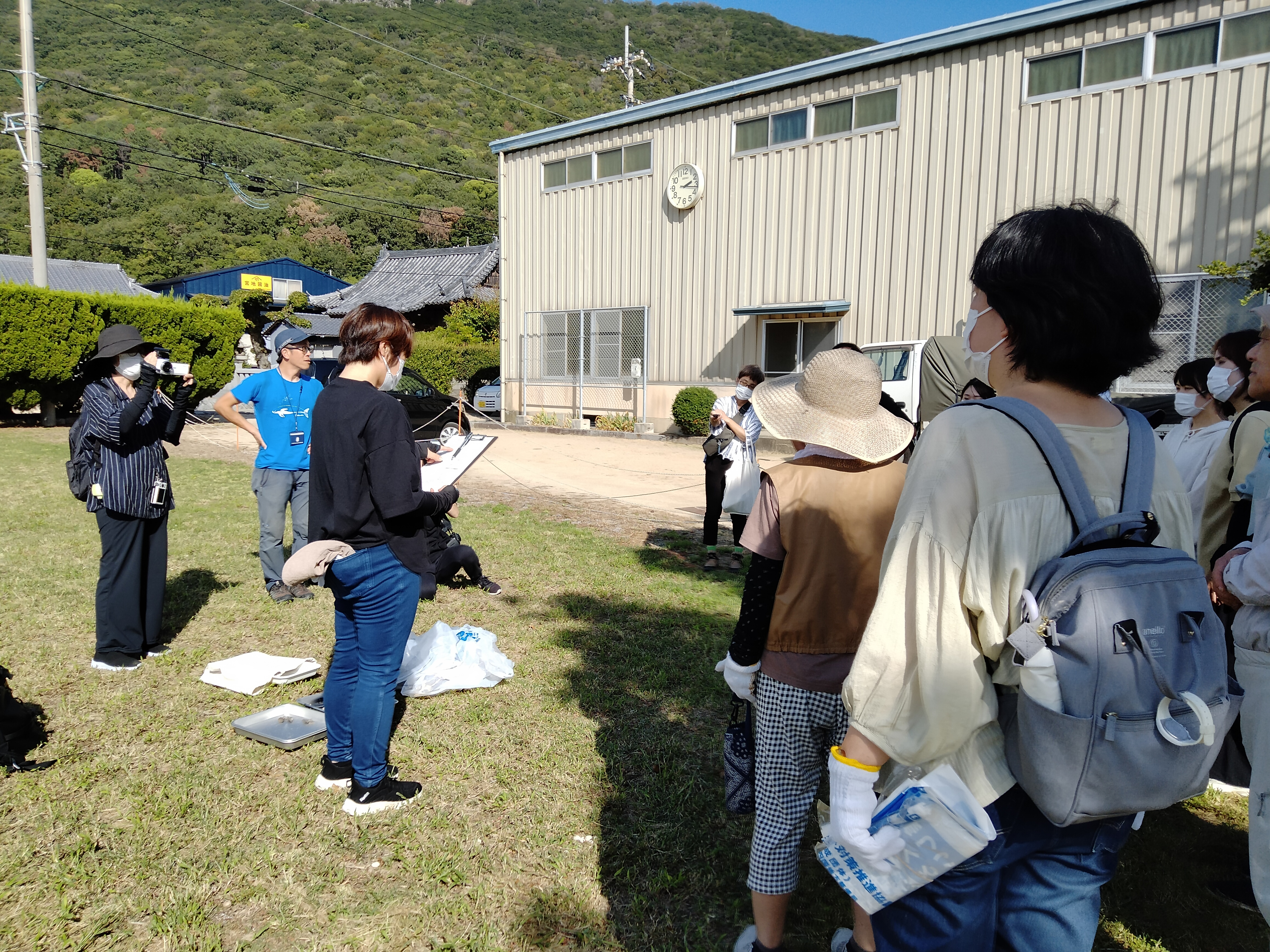 ごみ拾い後の発表の様子