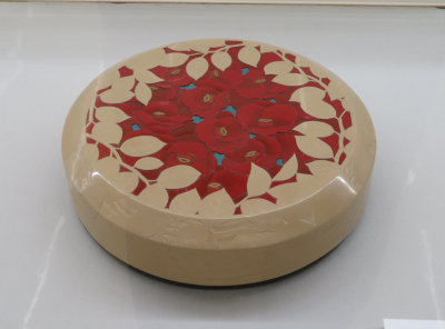 彫漆箱「落椿」