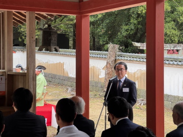 知事があいさつをしている