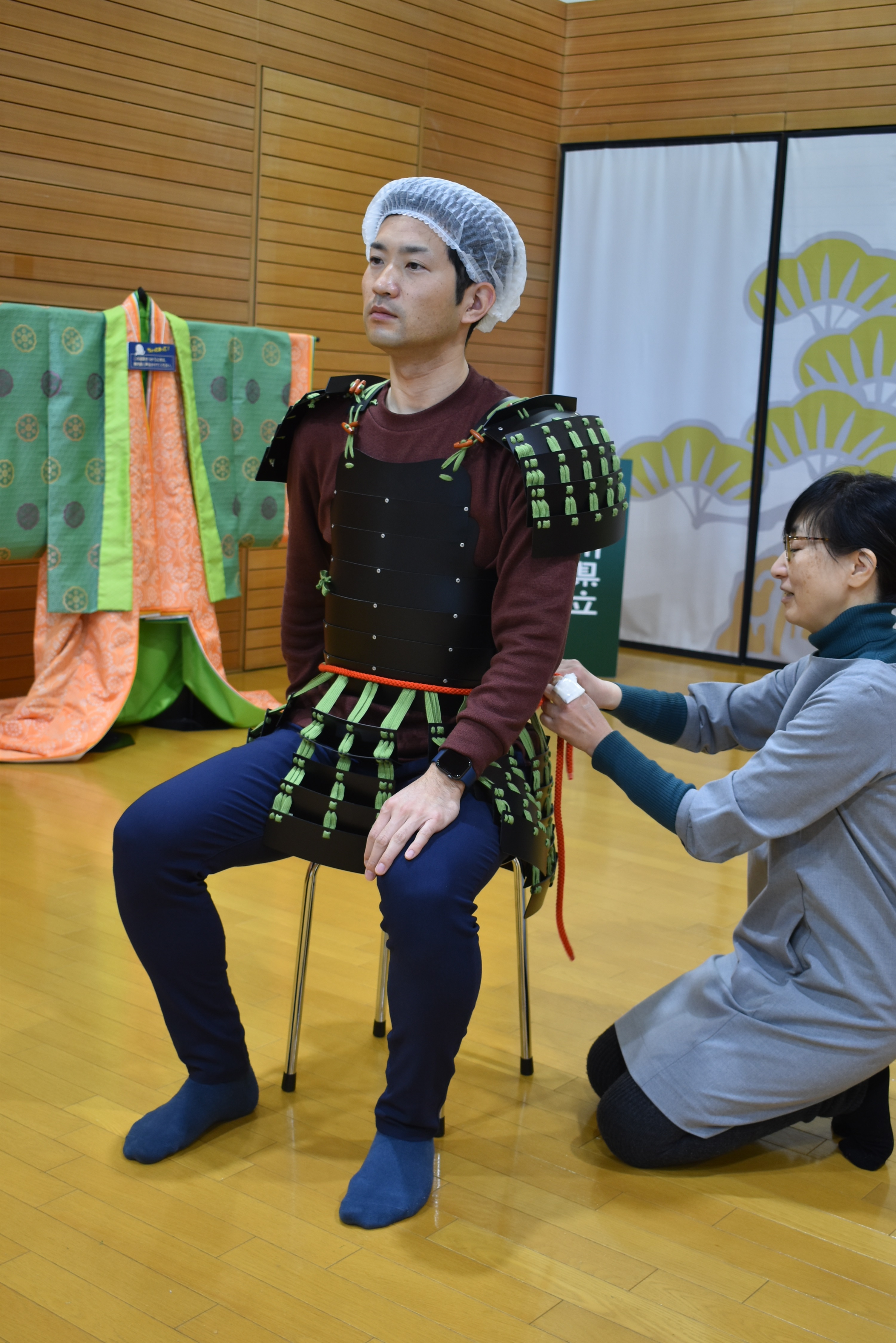 体験学習室で着付けをします